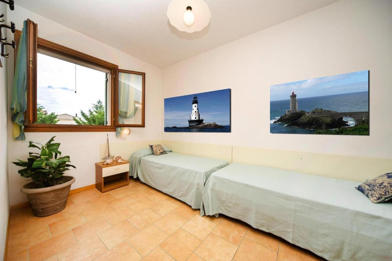 Terraced House In The Ca' Del Pino Holiday Complex With Communal Pool In Bibione Exterior foto